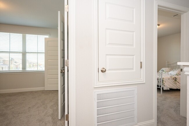 Photo - 409 Aurora Creek Ln