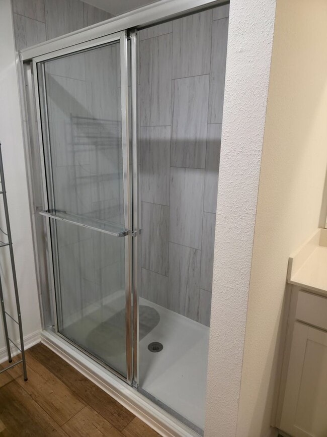 Photo - Brand New 3/2/2 furnished close to I75 to commute to Tampa or Ocala.