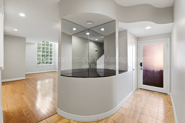 Photo - 4004 Montrose Blvd Unit Apt 43c
