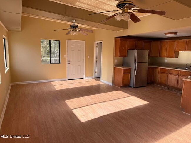 Photo - 10633 Woolmarket Lake Rd