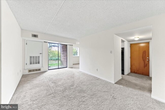 Photo - 3207 Valley Dr Unit 3207