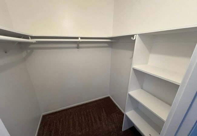 Building Photo - 7126 N 19th Ave Unit Master Rental