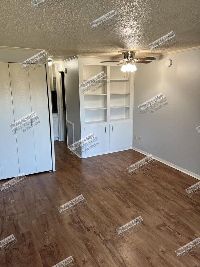 102 Amhurst Dr
