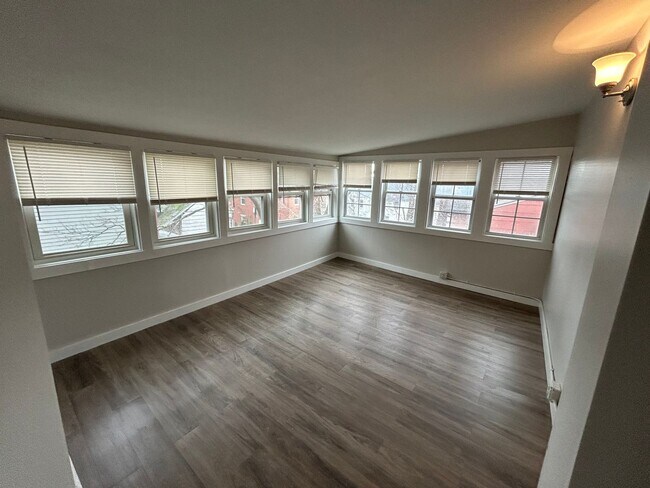 Photo - Walnut Street (246) - S Unit 44 7th street  2