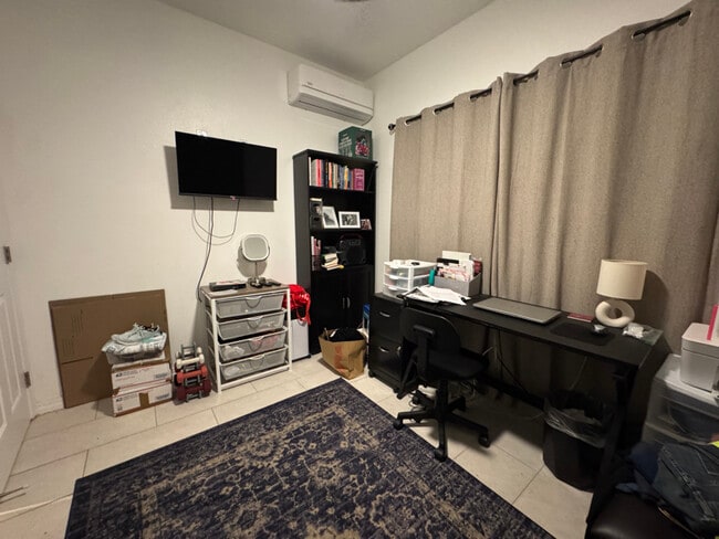 Photo - 468 Molokai Hema St