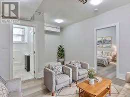 Photo - 915 St Clair Ave W Unit 2