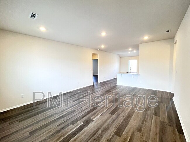 Photo - 2721 Elliott St