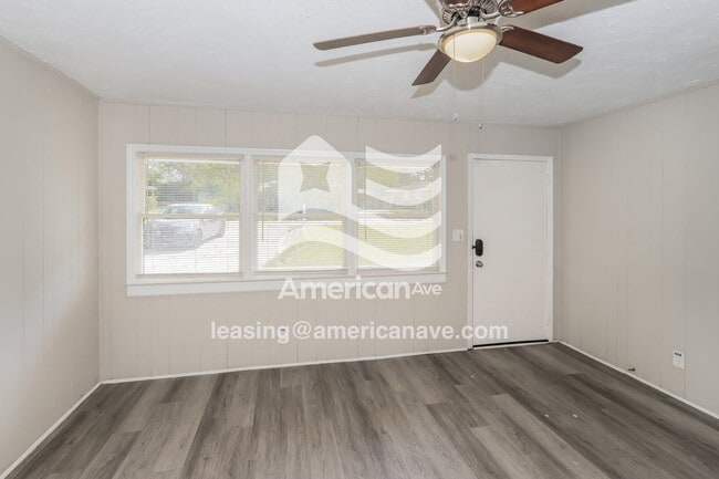 Photo - 1676 Hurley Cir