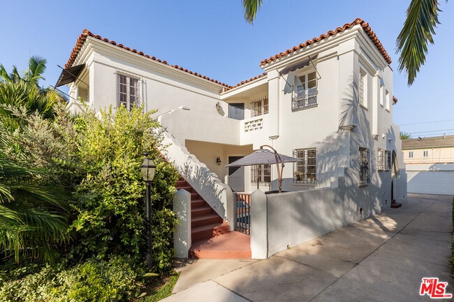 Photo - 1136 S Hayworth Ave