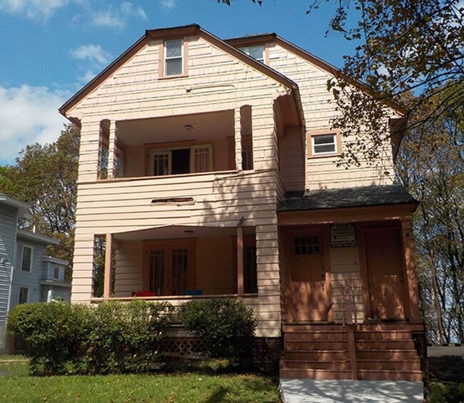 Building Photo - 1213 Madison St Unit Madison 1213.1 Rental