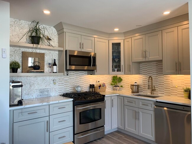 Photo - 144 N Derby Ave