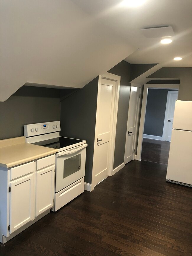 Photo - 227 Thieme Pl Unit 2