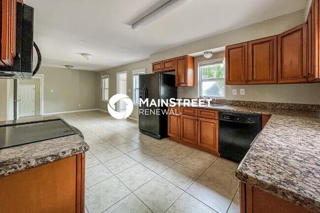 Photo - 2 Bedroom Pet-Friendly Home in Clearwater, FL with Main Street Renewal