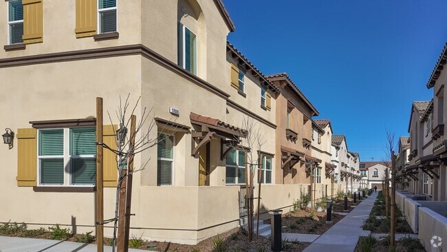 Building Photo - Calista Townhomes