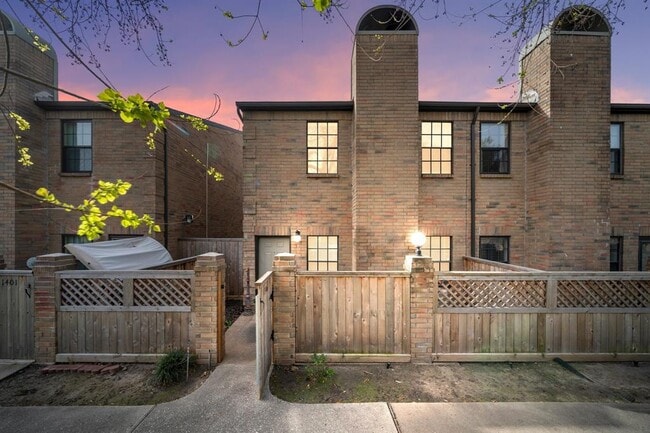 Photo - 9850 Pagewood Ln Condo Unit 1306