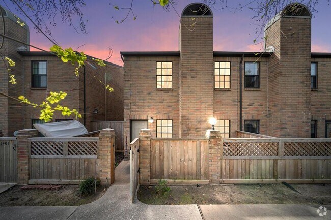 Building Photo - 9850 Pagewood Ln Unit 1306 Rental