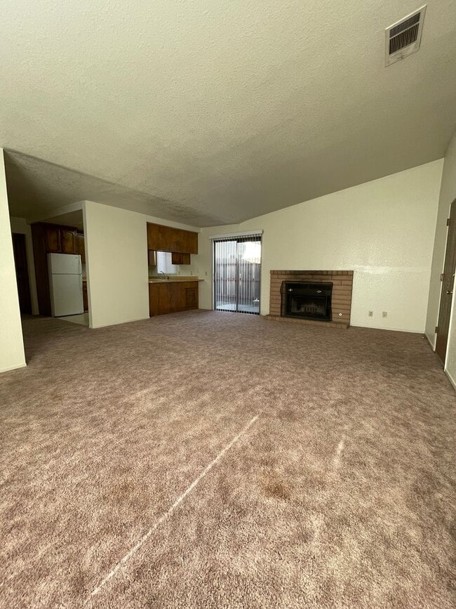 Photo - 616 W Yosemite Ave