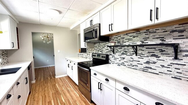 Photo - 1916 N Hastings St