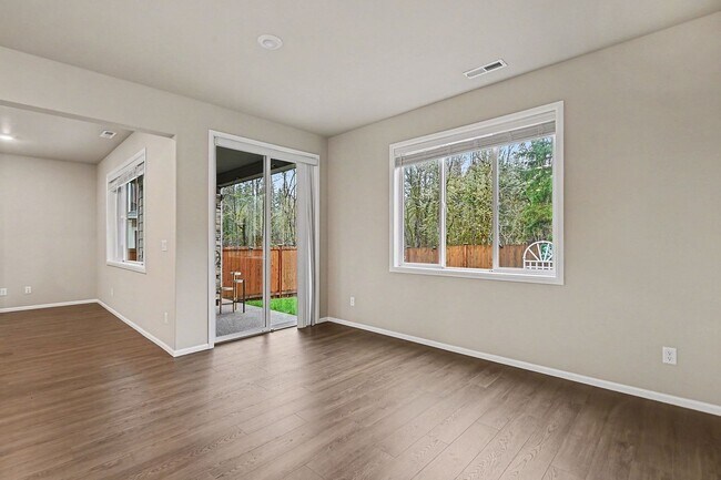 Photo - 4 bed 2.5 bath spacious home available for move in NOW