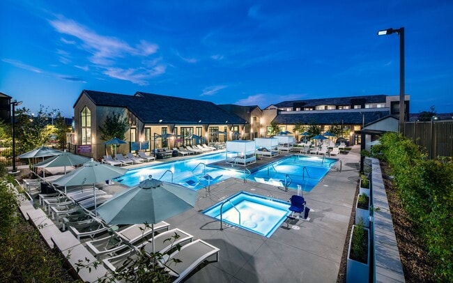Pool & Spa - Adler