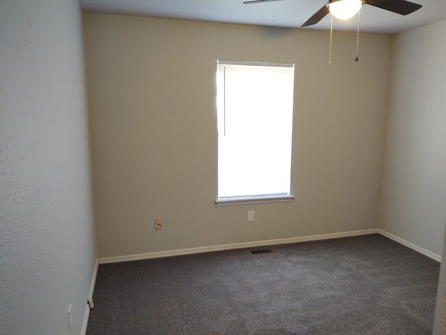 Dormitorio 2 - 7126 NW 116th St