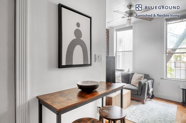 Photo - 221 Mott St Unidad SI FL2-ID891