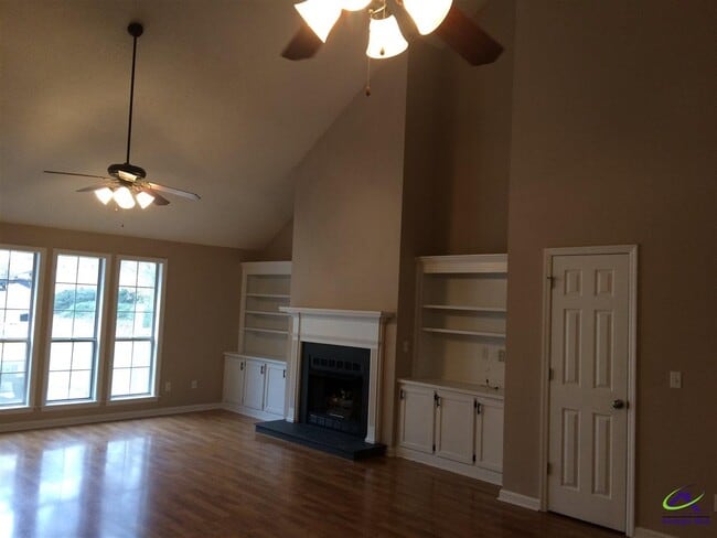 Photo - 138 Salem Dr