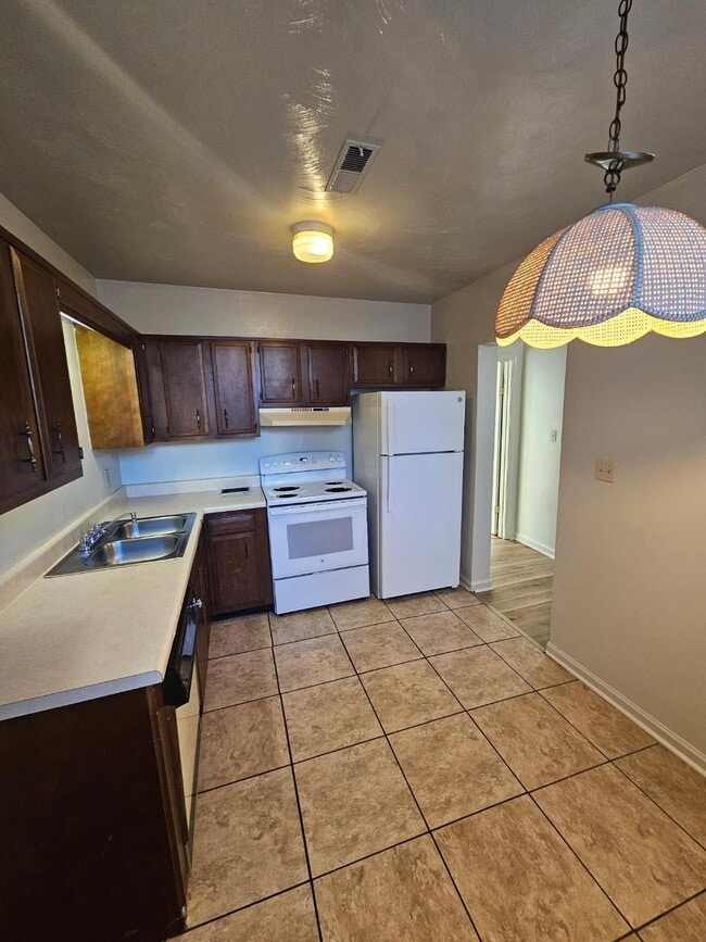 Photo - 1222-1224 Maple Ave SW