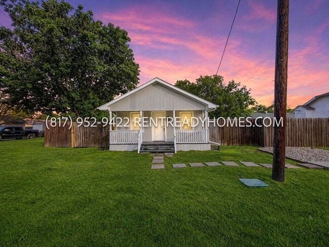 Building Photo - 404 Oak St Unit 1