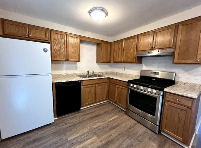 Building Photo - 1390 Lincoln Dr Unit A