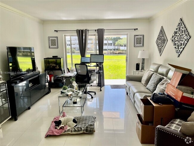 Building Photo - 7328 SW 82nd St Unit B113 Rental