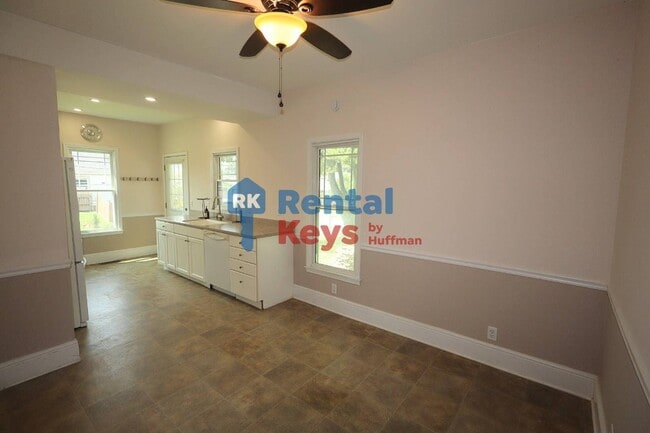Photo - 2600 N Heidelbach Ave