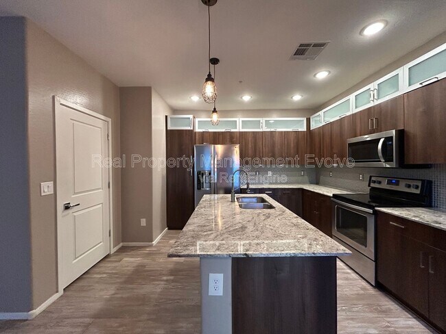 Photo - 2329 E Hidalgo Ave