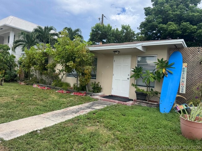 Photo - 510 Hibiscus Ave