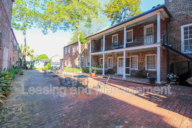 Building Photo - 23 Archdale St Unit I Rental
