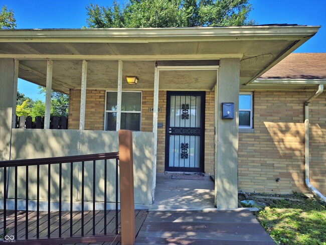 1450 N Campbell Ave