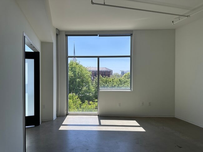 Photo - 2115 Yeaman Pl Unit 324