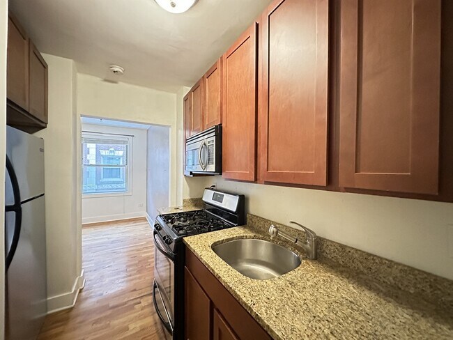 Photo - 549 W Surf St Unidad J00W