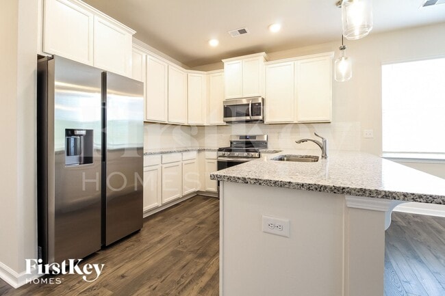 Photo - 905 Birchcrest Wy