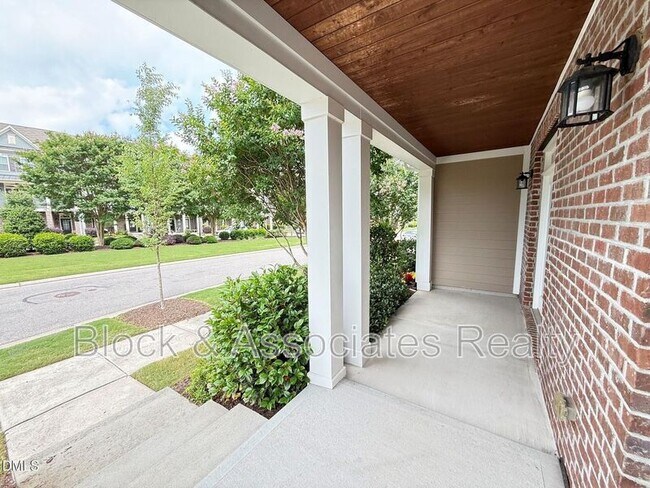 537 Austin View Blvd