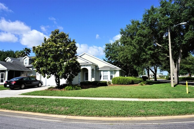 Building Photo - Weston Hills Gated Pool Community