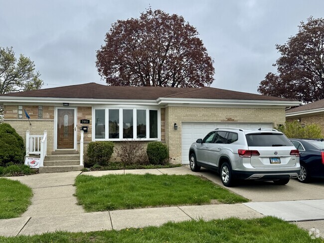 Building Photo - 7441 W Mulford St Rental