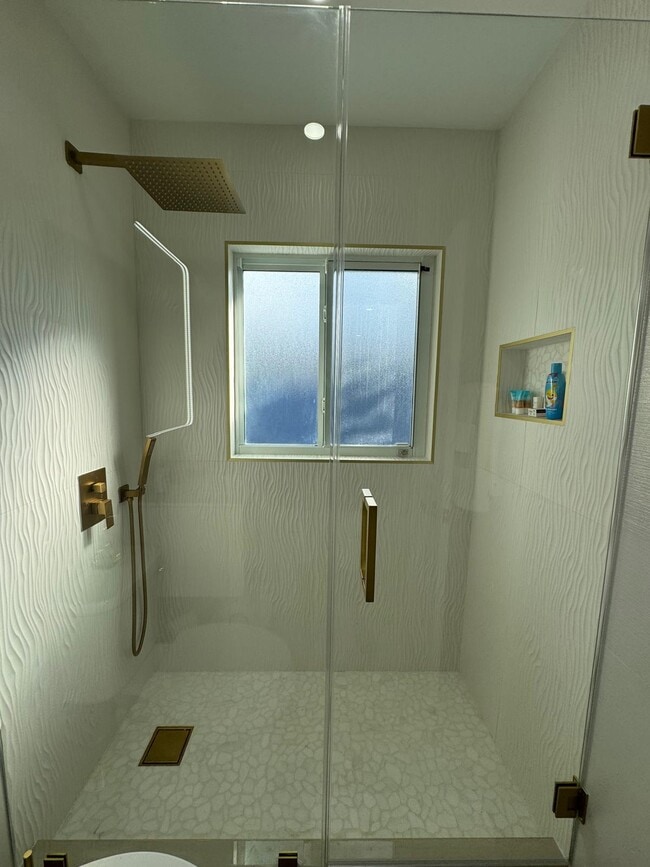 Photo - 1900 NE 2nd St