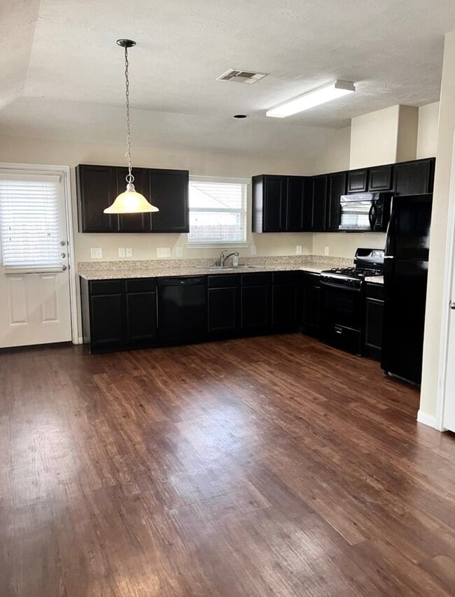 Photo - 3415 Maris Way