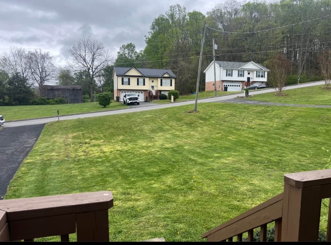 Photo - 120 Meadowlark