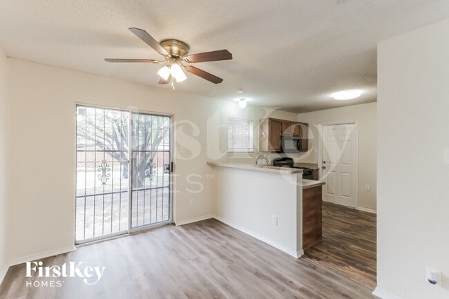 Photo - 10219 Glen Vista Dr