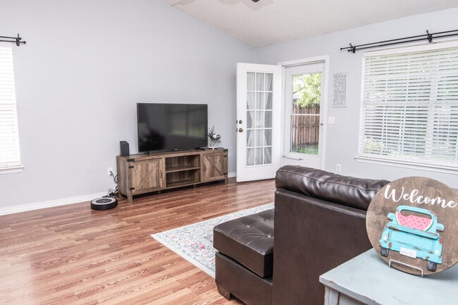 Photo - 2833 Atoka Trail