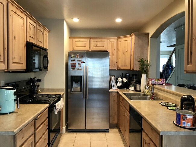 Photo - 663 E Auburn Fields Way