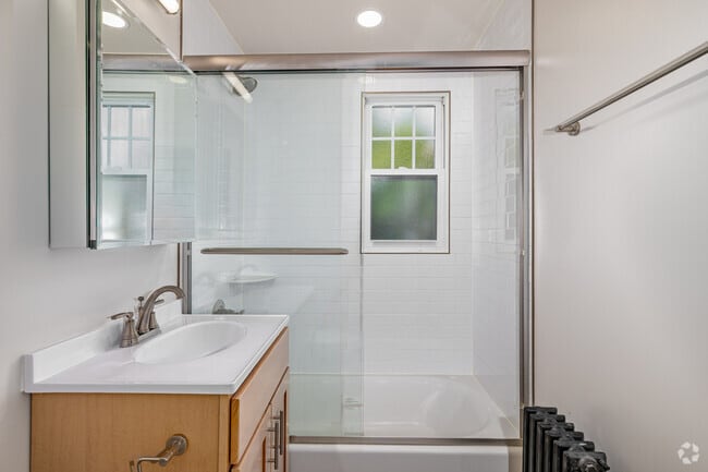 2 habitaciones, 1 baño - 661 pies cuadrados - Baño