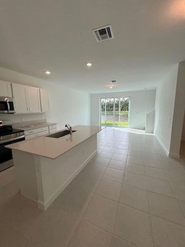 Photo - 5355 Flannigan Wy